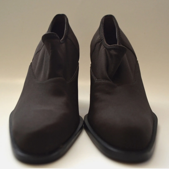 NINE WEST SIZE 5 1/2 M BROWN STRETCH ELASTIC STACK HEEL SLIP ON PUMPS SHOES - Picture 7 of 8